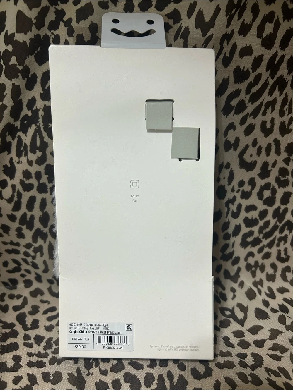 heyday iPhone 17 “Cream Fur” Phone Case
